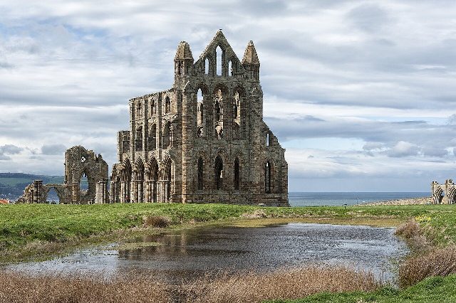 The Gothic ruins of Whitby Abbey in Yorkshire, whose atmosphere helped inspire Bram Stoker (modern photo, illustrative).
