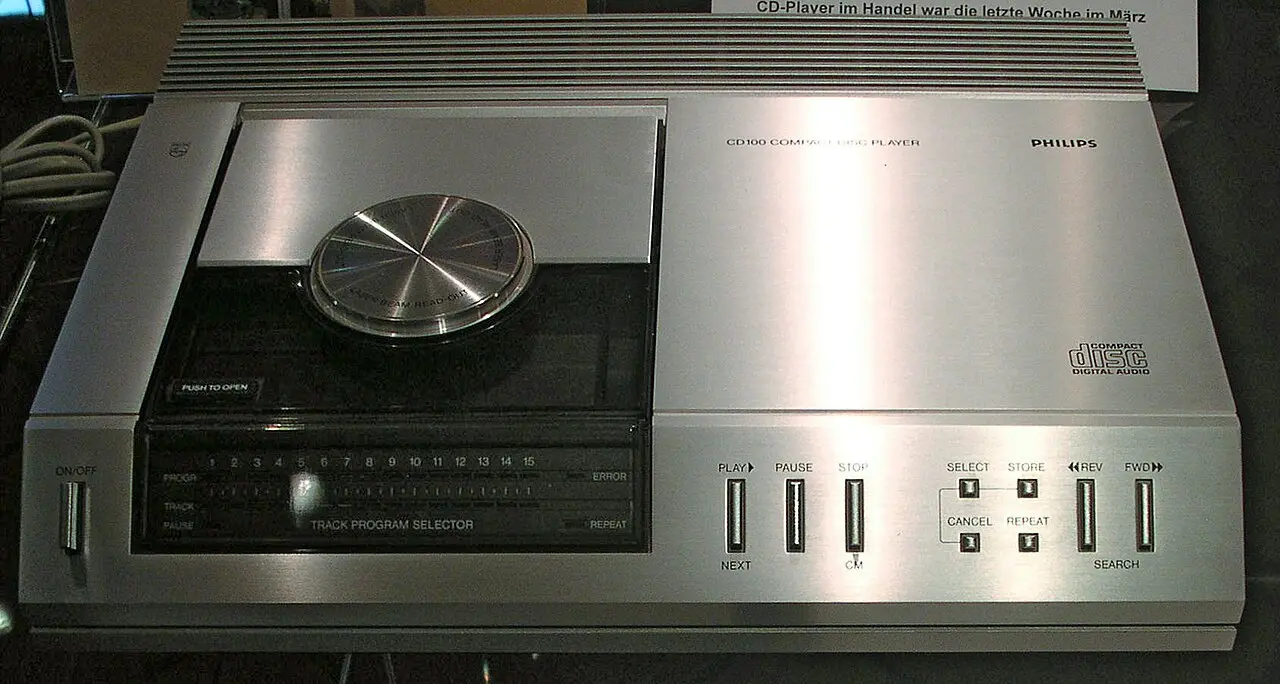 The Philips CD100, the first commercial compact disc player, descendant of the 1979 'Pinkeltje' prototype.