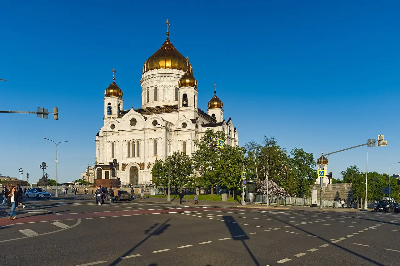 The rebuilt Cathedral of Christ the Saviour in Moscow; the 1882 premiere took place beside the original, then still under construction.