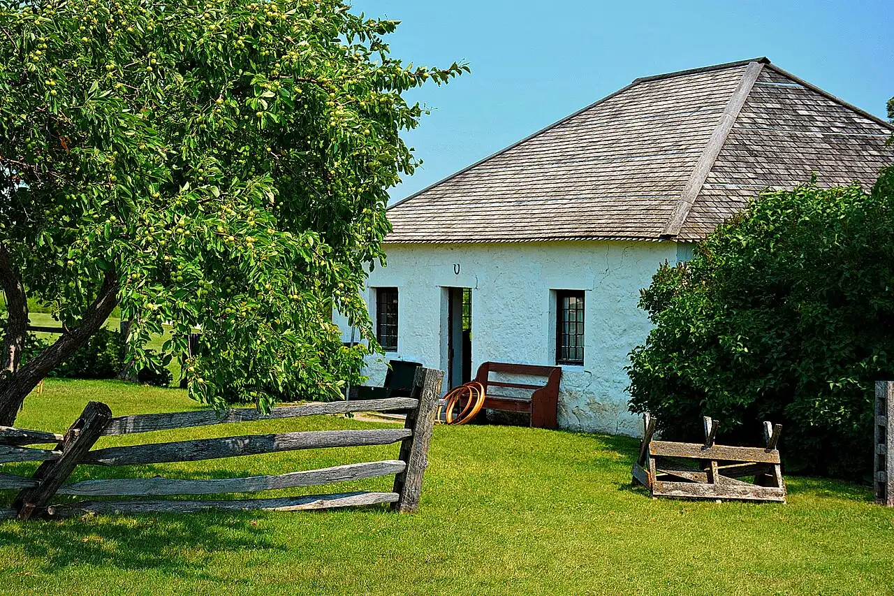 A historic white-walled Hudson's Bay Company building at Lower Fort Garry